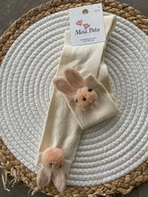 Load image into Gallery viewer, Meia pata cream bunny sock