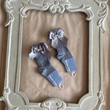 Load image into Gallery viewer, Dorian gray double bow socks